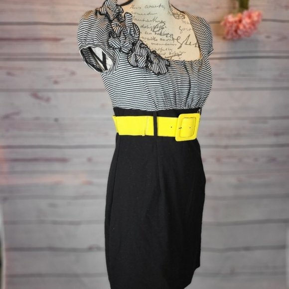 Dresses & Skirts - ♡3/$30♡ Mod Pencil Dress With Wide Belt